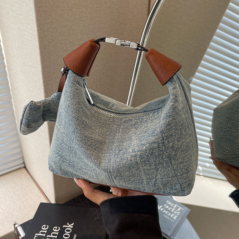 A super popular niche denim handbag for women, a new spring/Summer 2025 versatile crossbody bag for fashionable commuting Specification drawing