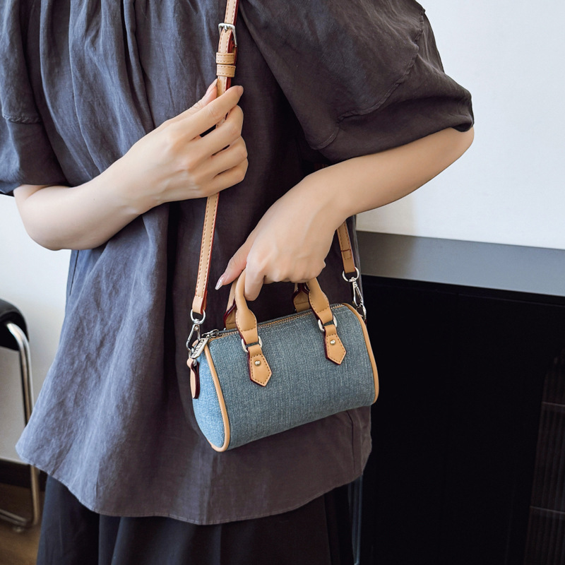 Denim retro bag for women 2025 new style, fashionable single-shoulder pillow bag, casual and versatile, commuting hand-held crossbody bag Specification drawing