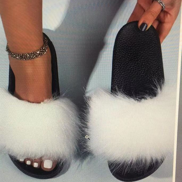 Amazon large-sized trendy woolen flip-flops for women in summer 2021, European and American fashion outerwear, colorful one-line flat flip-flops Application Scenario