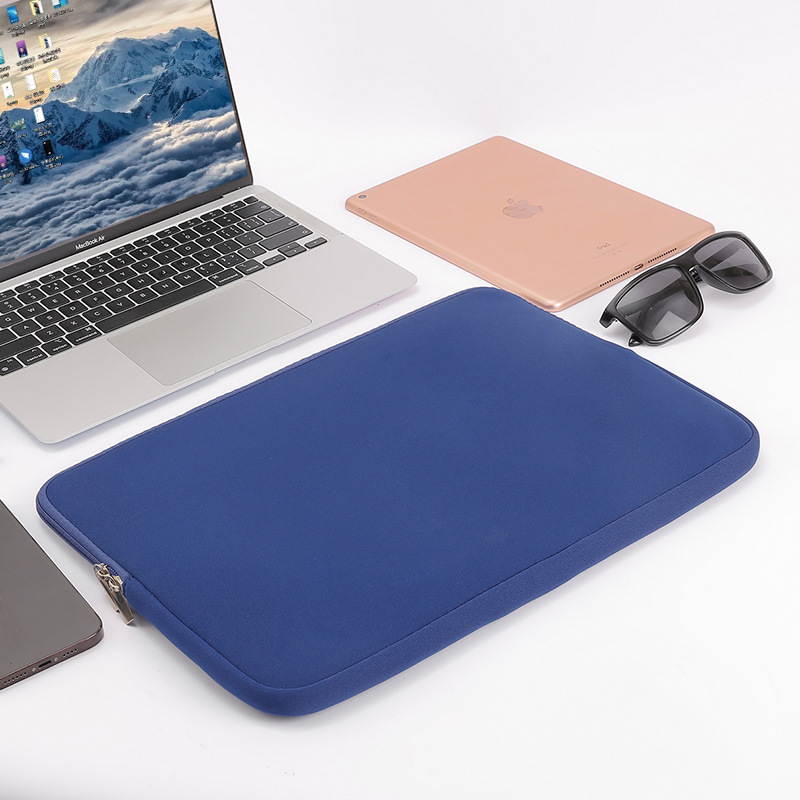 Factory in-stock small-batch wholesale customization of LOGO diving material neoprene rubber zipper notebook computer inner liner bags Application Scenario