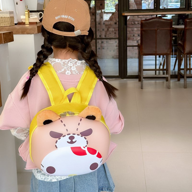 The new summer 2024 kindergarten children's schoolbag is cute and sweet. It features a large-capacity hard shell bag for girls and princesses Application Scenario