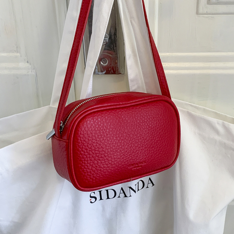 Fashionable and casual small square bag for women, 2025 summer new style personalized crossbody bag, versatile solid color lychee pattern single-shoulder bag full figure