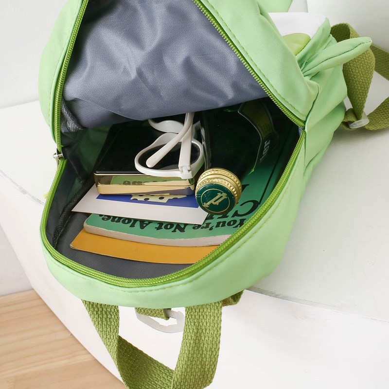 Kindergarten anti-wandering student schoolbags, Japanese-style cartoon cute boys' and girls' backpacks, stylish printed children's bags Application Scenario
