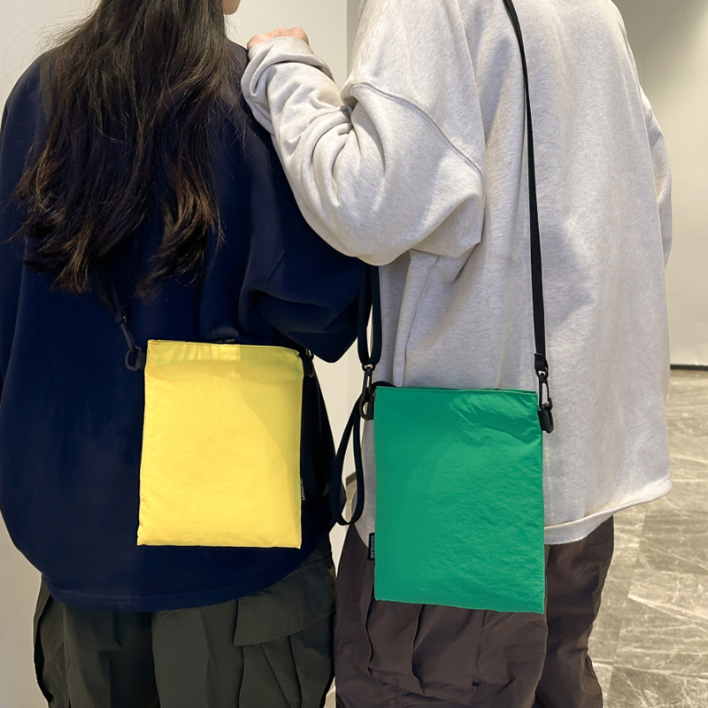 The 2025 summer new stylish, simple and individual small square bag is a trendy and casual single-shoulder crossbody bag for women Application Scenario