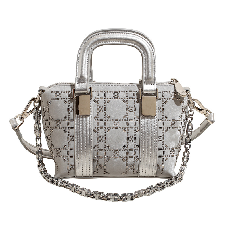 Summer bag: Women's niche design denim blue hot diamond handbag, 2025 new style bow single-shoulder crossbody bag Item Picture