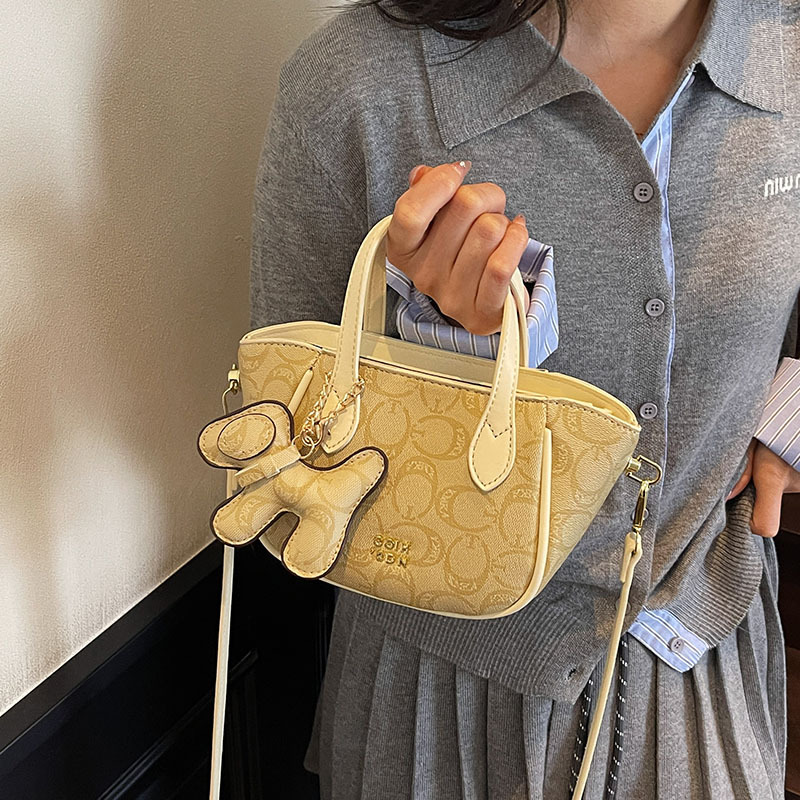 A high-end retro printed bucket bag for summer 2025, a trendy and versatile crossbody bag for women Specification drawing