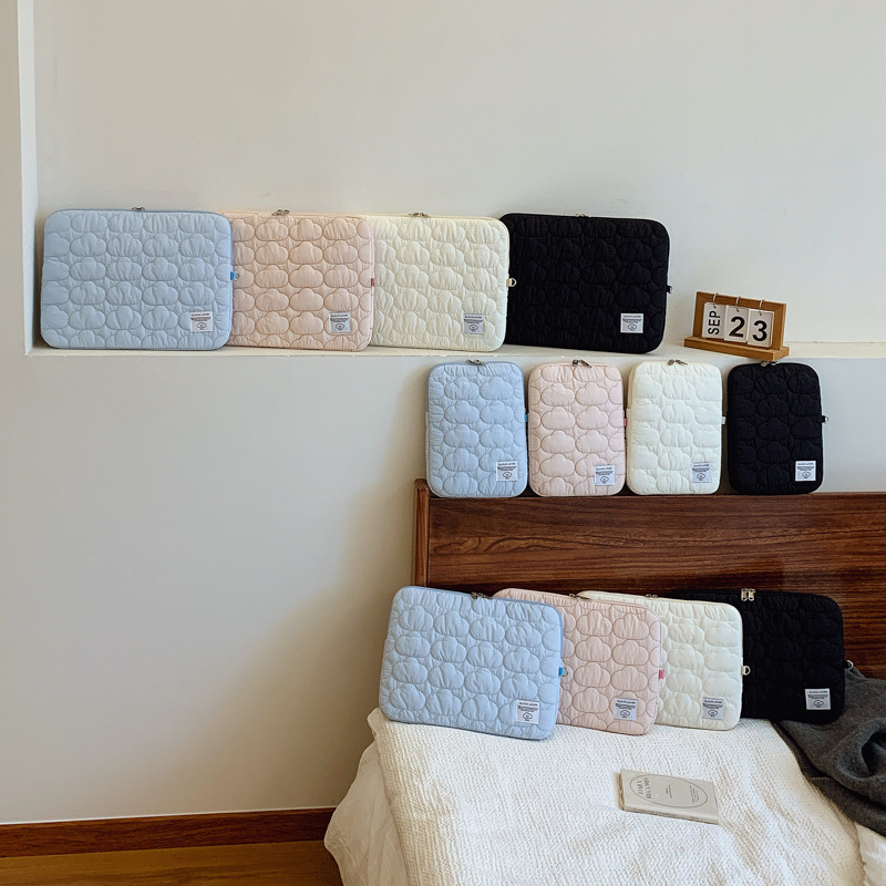 Cross-border Korean cute cloud embroidery ipad tablet bag trend 11/13/15-inch notebook inner liner bag details Picture