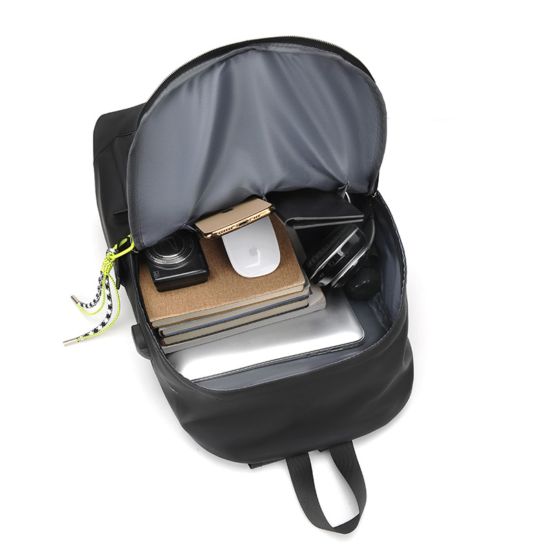 2023 New Korean-style personalized solid color backpack, large-capacity versatile casual schoolbag, fashionable and simple student backpack Application Scenario