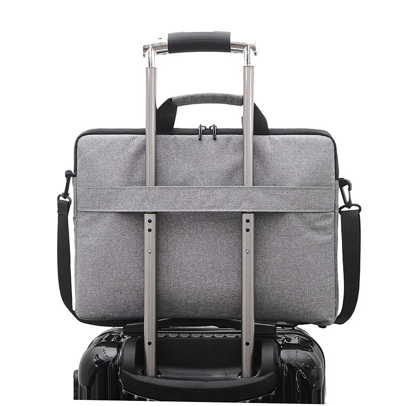 Fashionable men's and women's ultra-thin single-shoulder bags with velvet inner lining, 13-inch, 14-inch and 15-inch computer bags Application Scenario