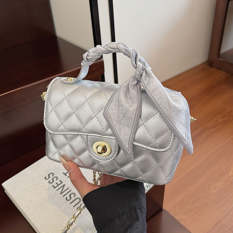 Xiaoxiangfeng diamond-shaped chain fashionable hand-held commuter bag for women 2025 Summer new style, high-end crossbody small square bag Specification drawing