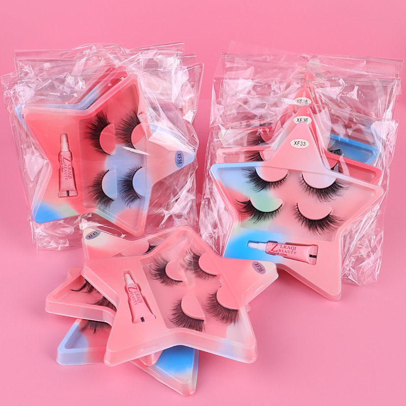 Two pairs of natural fox-themed oblique flying false eyelash comic Barbie eye tail lengthening eyelash glue set Application Scenario