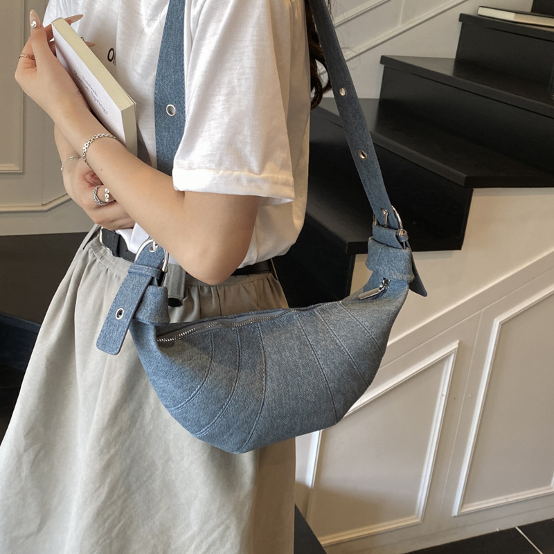 Solid color niche design horn bag 2025 new style texture retro single-shoulder crossbody dumpling bag street trend women's bag Specification drawing