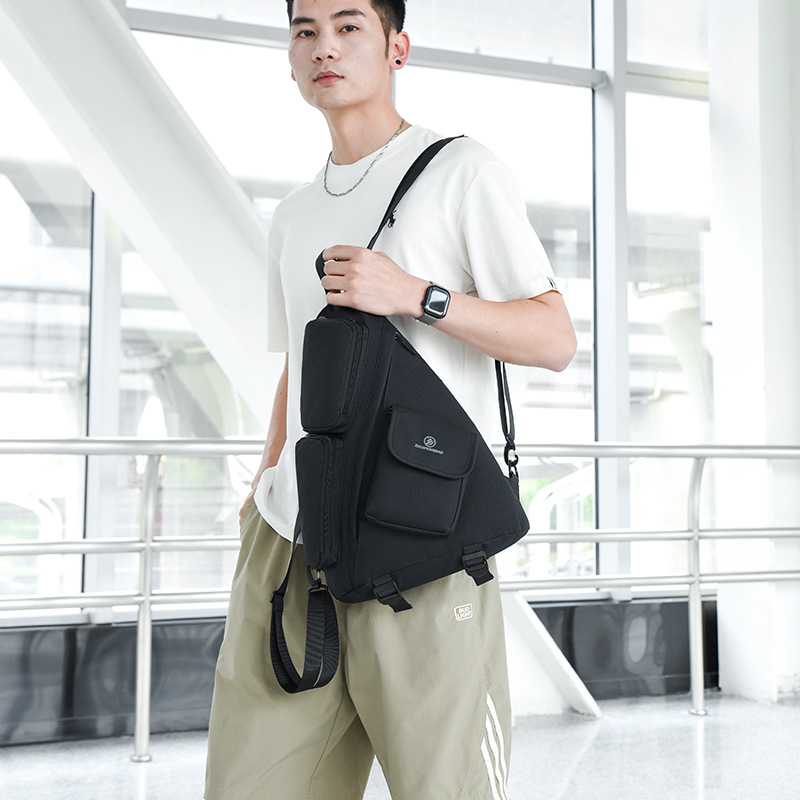 2025 New cross-border men's chest bag, casual men's bag, large-capacity retro multi-functional crossbody bag, soft leather single-shoulder bag Specification drawing