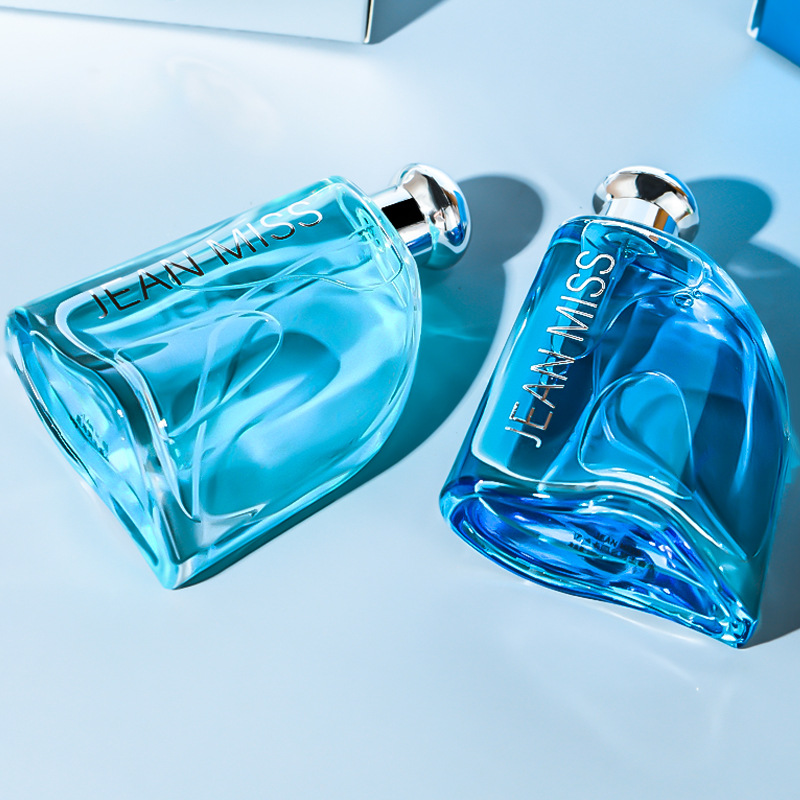 Xiaocheng Yixiang's new men's perfume is fresh, oceanic, long-lasting and light. It's a cross-border bestseller and a Vietnamese cologne. Wholesale full figure