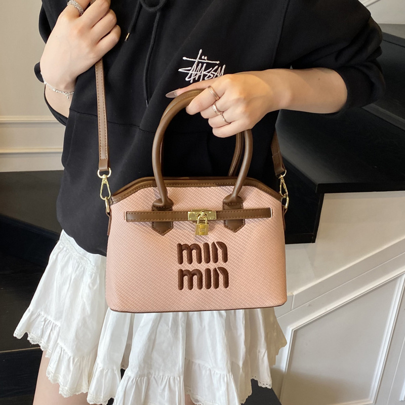 Bag Girl 2025 New Summer fashion color-blocking handbag, trendy patchwork single-shoulder bag, versatile and simple crossbody bag Application Scenario