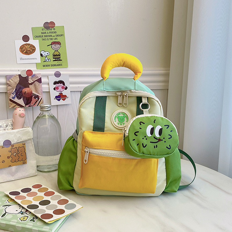Korean version kindergarten backpacks for boys and girls, 3-6 years old, 9 babies, children's backpacks, dopamine color-blocking backpacks Application Scenario