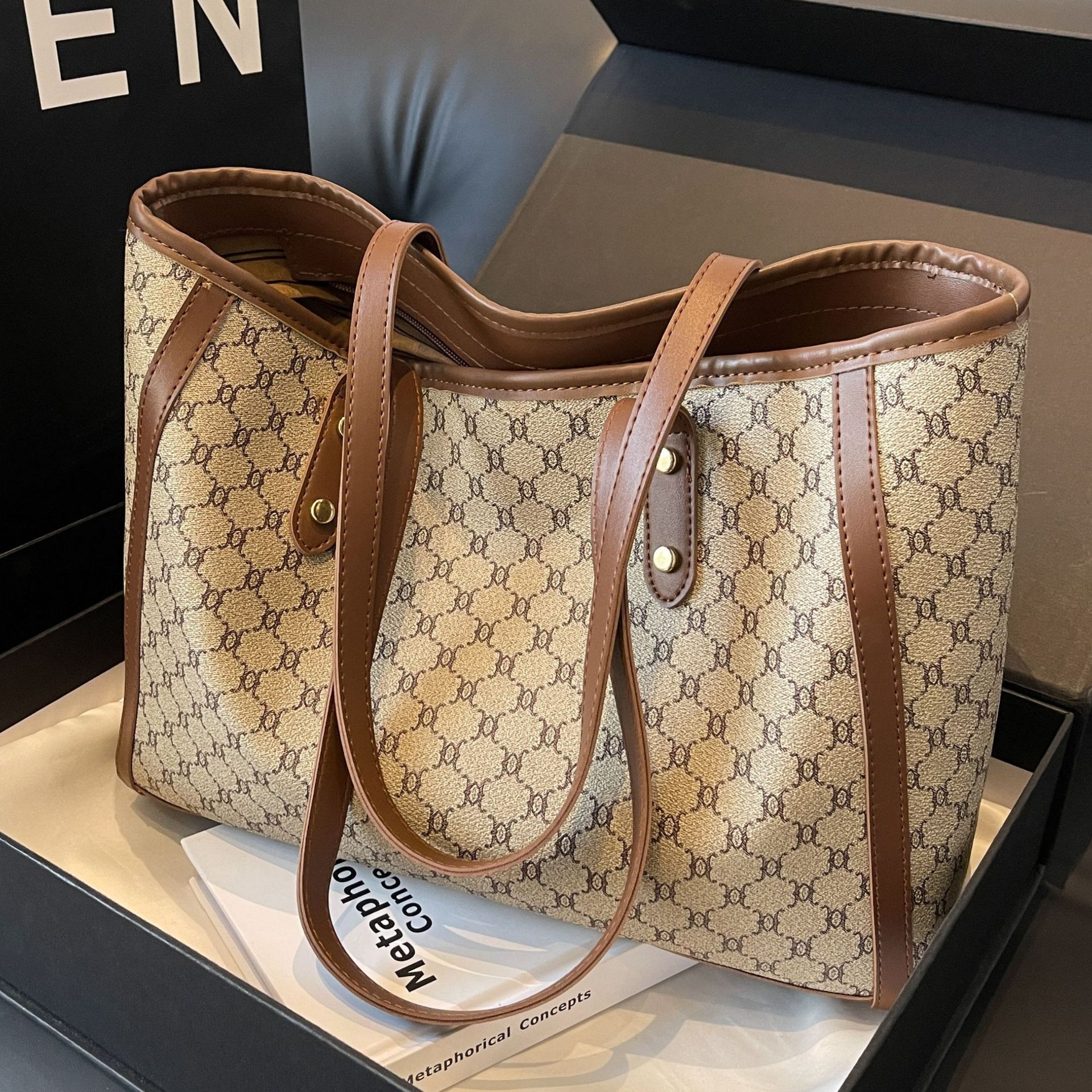 High-end, stylish, versatile, hand-carry bag for women, 2025 new trendy and popular single-shoulder bag with large capacity tote bag full figure