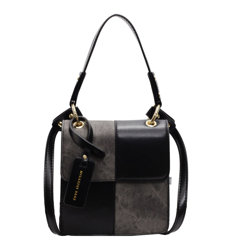 This year, there is a trend of fashionable, versatile, casual and stylish hand-held small square bags for women Item Picture