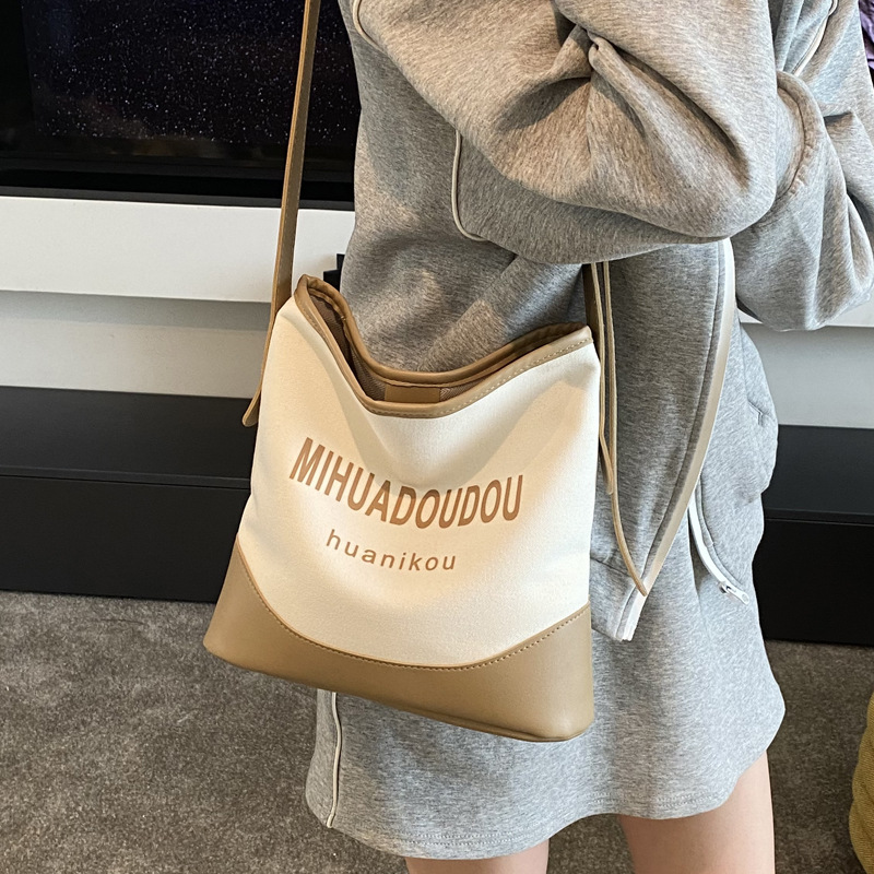 Fresh and artistic canvas bag, women's large-capacity single-shoulder bag, simple and elegant crossbody bag, letter commuter tote bag Specification drawing