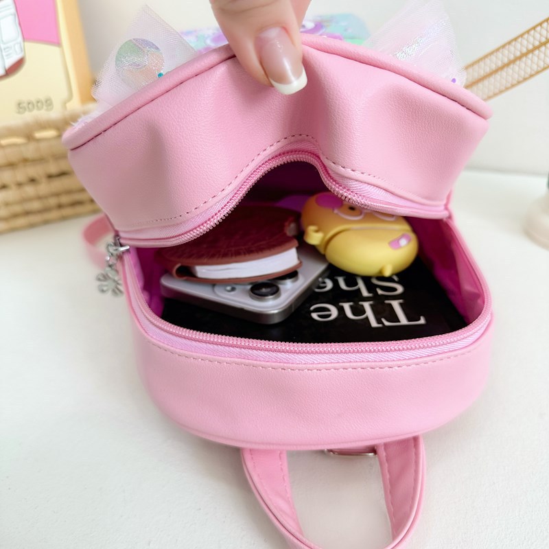 New sequined laser bow children's double-shoulder kindergarten small schoolbag, versatile and fashionable spring outing bag Application Scenario