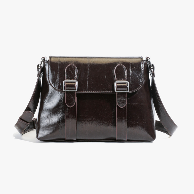 This is a new Spring/Summer 2025 high-quality, niche and versatile single-shoulder crossbody bag for women. This year, small square bags are in vogue Item Picture