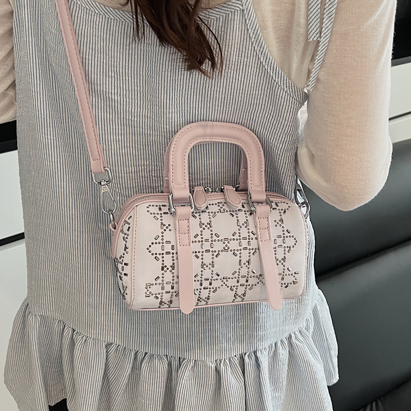 A simple and versatile Korean version of a niche handbag, a new summer fashion crossbody Boston bag for women in 2025 Specification drawing
