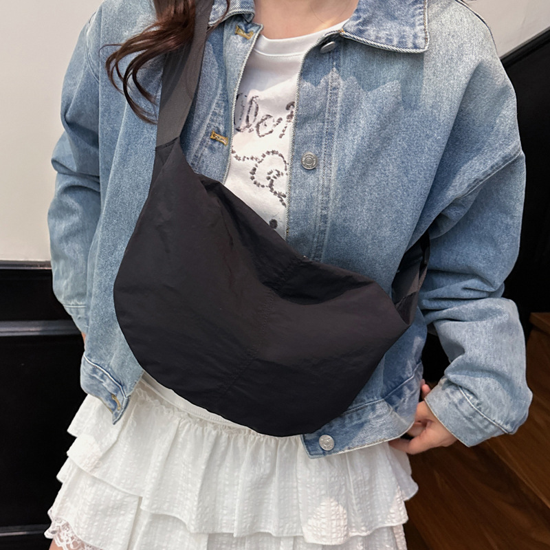 A casual and versatile women's crossbody bag, a light and portable small dumpling bag, a simple and fashionable single-shoulder bag for going out and commuting Specification drawing