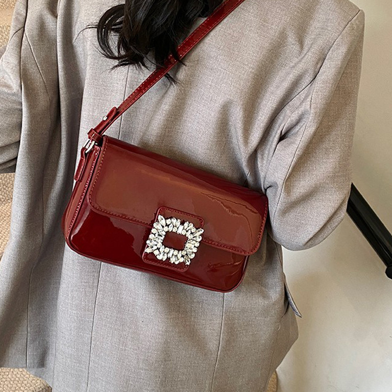 Korean style trendy underarm bag 2025 summer new women's bag, stylish diamond-encrusted single-shoulder bag, patent leather shiny crossbody bag Specification drawing