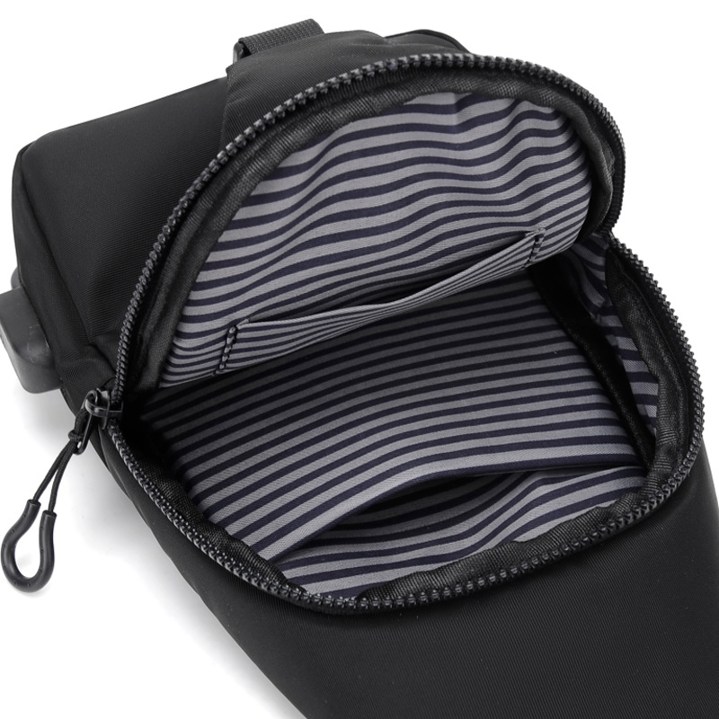 New portable chest bag for men, simple solid color casual crossbody bag, sports outdoor mobile phone storage bag, single-shoulder bag for men Application Scenario