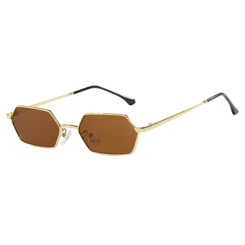 Cross-border European and American polygonal sunglasses 2024 new retro metal sunglasses for hot girls, fashionable sunglasses with personality Application Scenario