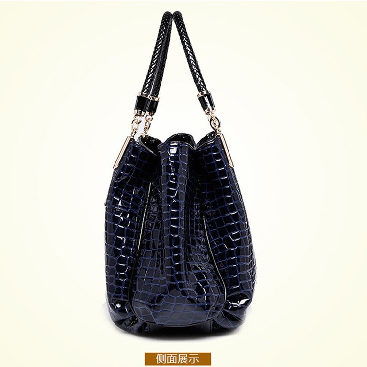 New European and American crocodile-patterned women's bags, trendy handbags, patent leather single-shoulder bags, crossbody bags, cross-border one-piece delivery worldwide Application Scenario
