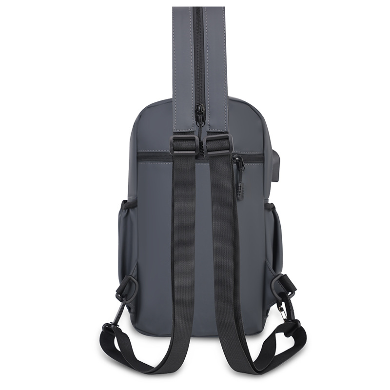 The new men's chest bag with large capacity is suitable for both shoulder and single shoulder. It is a casual travel backpack and a business fashion commuting bag Application Scenario