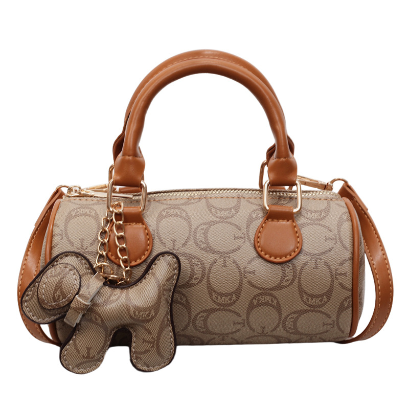 The 2025 summer new small handbag for women, the Boston bag, is casual, versatile, elegant, and has a high level of appearance. It is a trendy hand-held crossbody bag Item Picture