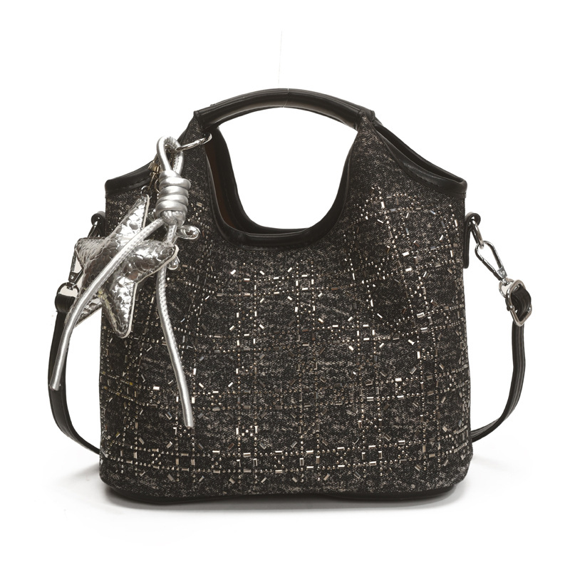 A niche design, fashionable and versatile single-shoulder hand-carry commuter bag for women, a new summer 2025 simple crossbody bucket bag Item Picture