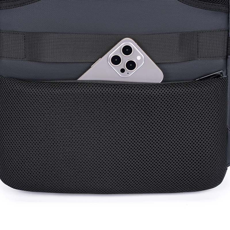 New cross-border large-capacity waterproof backpack, men's high-end 17.3-inch laptop bag, double-shoulder business bag Application Scenario