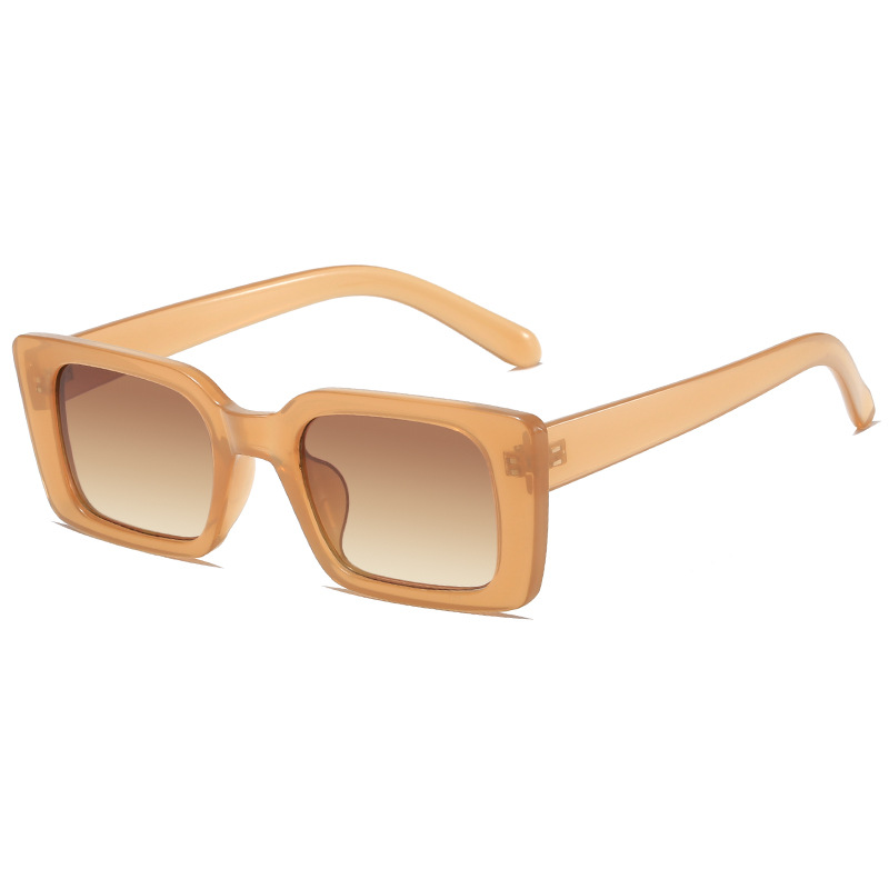 Simple and retro square-framed sunglasses, 2025 new style European and American sunglasses, the same style of sunglasses as Instagram influencers for women Application Scenario