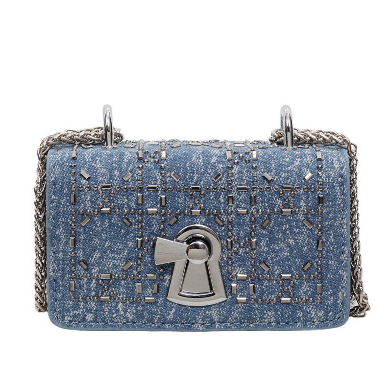 In the summer of 2025, this is a new fashionable and stylish women's small bag with a lock buckle. It features a high-quality small square bag and a single-shoulder crossbody bag Item Picture