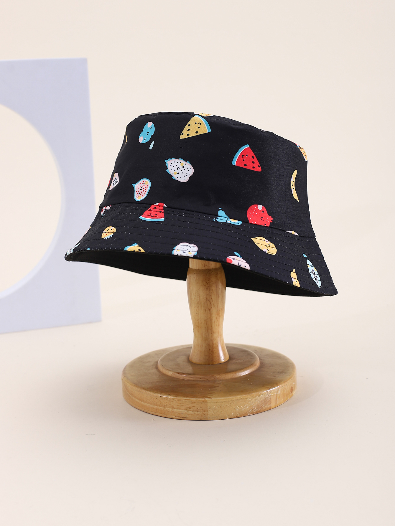 This spring and summer hit children's fruit, cute expression print, double-sided fisherman's hat, cute cartoon, classic and versatile. It's a personalized children's double-sided fisherman's hat with a pier circumference of 54CM details Picture
