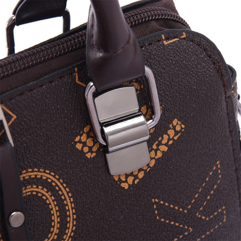 Cross-border foreign trade large-capacity women's bag 2024 New style mother and child multi-piece set Women's bag letter women's single-shoulder handbag Application Scenario