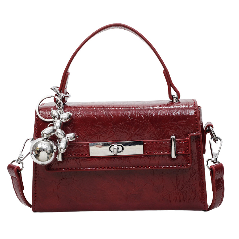 A niche design handbag for women in the summer of 2025, featuring a simple and stylish underarm bag and a versatile and fashionable single-shoulder crossbody bag Item Picture