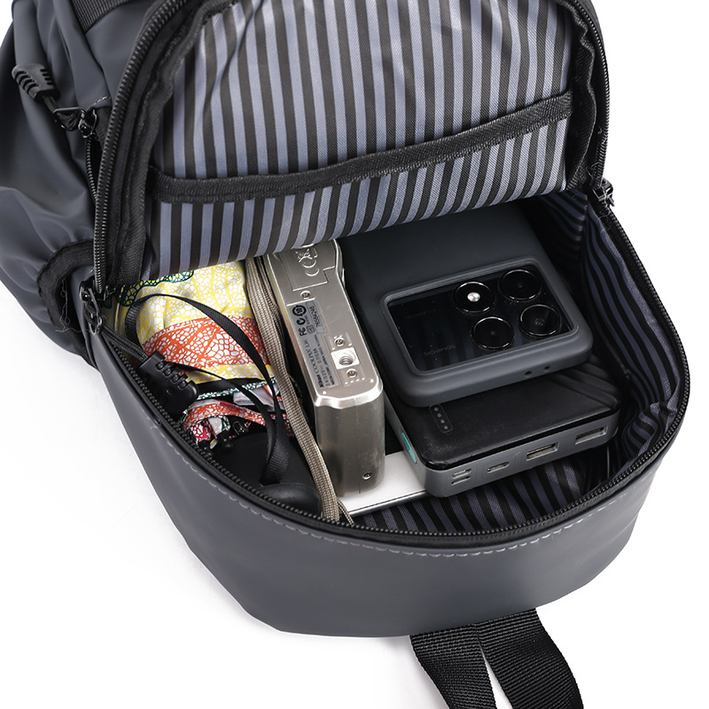 The new men's chest bag has a large capacity and can be used on both shoulders or one shoulder. It is a fashionable commuting bag, a backpack for casual travel, and a business backpack Item Picture
