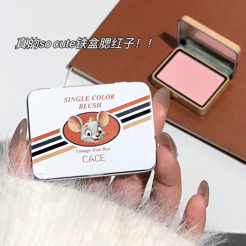 CACE retro tin box Blush, Mouse anime style, student pseudo-natural face, low-saturation gray powder blush, contouring wholesale Application Scenario