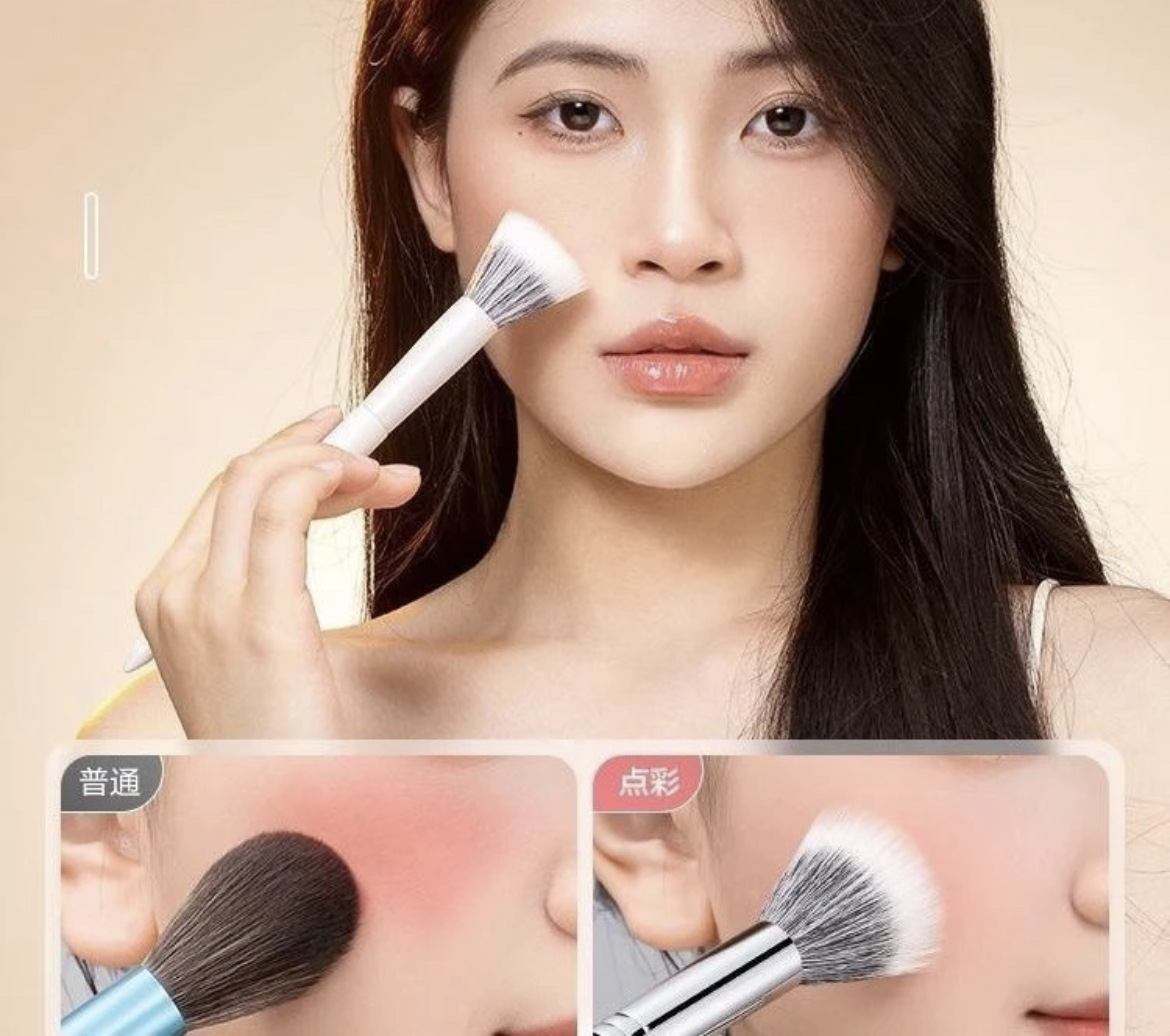 New white wooden-handled double-layer wool blush dotting brush and shading brush, fluffy and soft full set of makeup brushes, Cangzhou details Picture