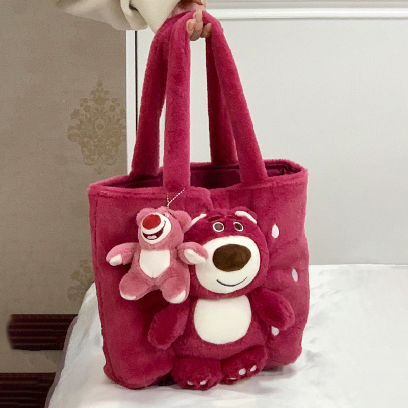 Cute plush bag for girls Autumn/Winter 2023 new Tote bag, fluffy handbag, strawberry bear sweet girl shoulder bag Application Scenario