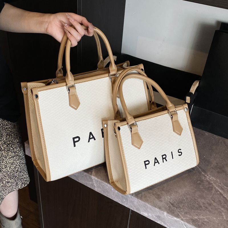 This year, color-blocking small bags are in fashion. The new summer versatile crossbody bag for women in 2025 is fashionable and extremely popular full figure