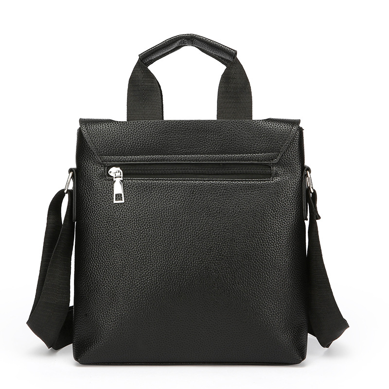 Amazon's foreign trade men's single-shoulder bag, casual crossbody bag, large-capacity business retro European and American water-resistant men's bag Application Scenario