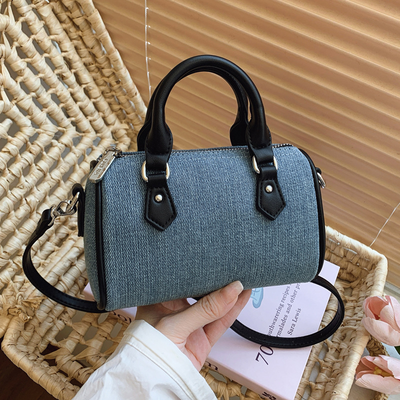 Denim retro bag for women 2025 new style, fashionable single-shoulder pillow bag, casual and versatile, commuting hand-held crossbody bag full figure