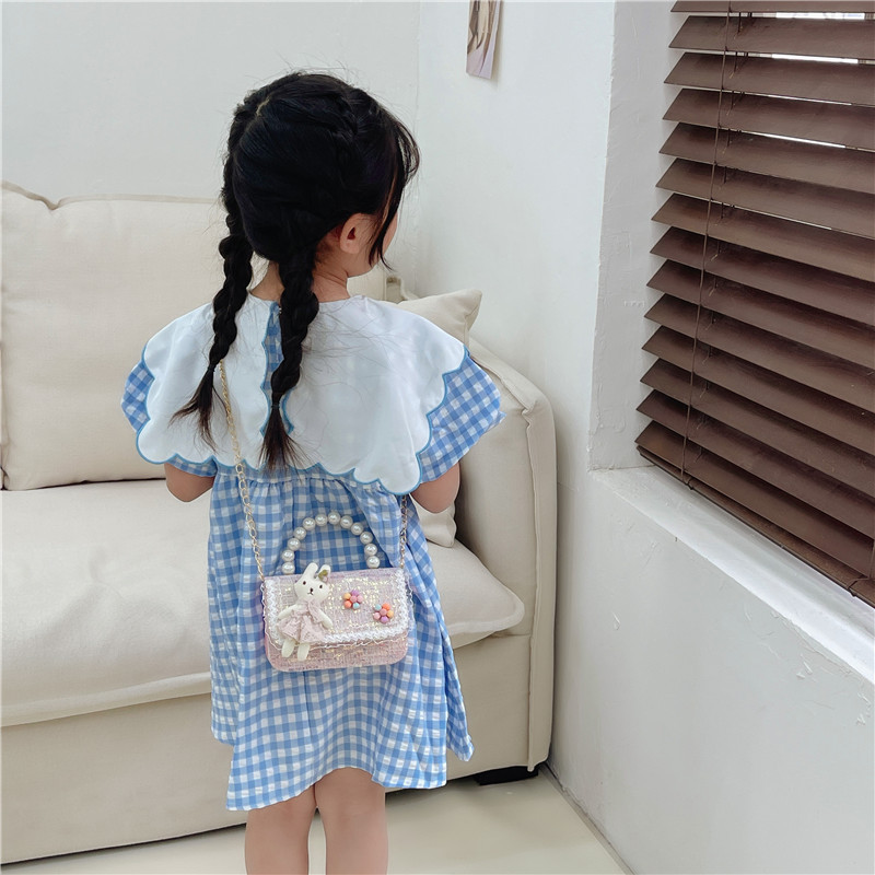 The new Korean-style princess accessory bag for Spring/Summer 2024 is a fashionable and versatile girl crossbody bag and a stylish girl single-shoulder bag Specification drawing