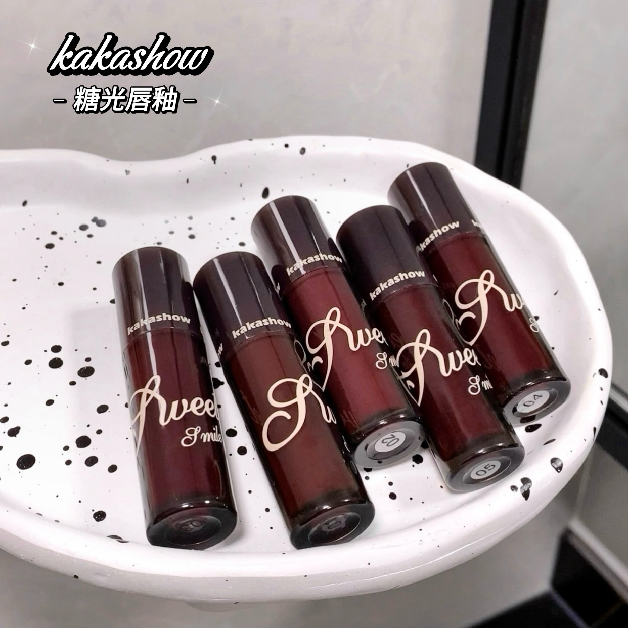 kakashow Sugar Gloss Lip Gloss Lipstick, with a water-like mirror finish, is clear and pure, not easy to stick to the glass, making the lips rosy and fair. Affordable for students details Picture