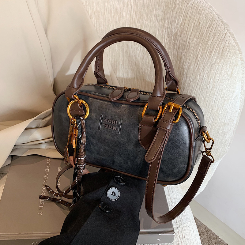 2024 New fashion bags for women, autumn and winter style, simple and fashionable work commute bag, retro single-shoulder underarm bag for women Specification drawing